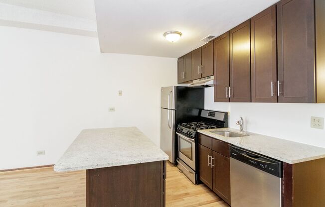 2 beds, 1.5 baths, 1,140 sqft, $4,200, Unit 2521-B3