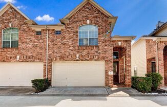 Beautiful 3bed/2.5bath townhome in a gated community!