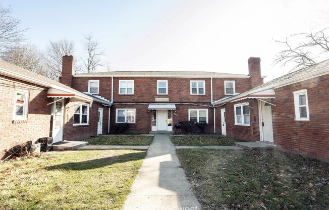 3725 N SHERMAN DR