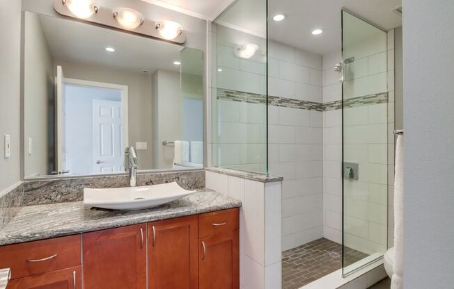 2 beds, 2.5 baths, $3,750, Unit 1112