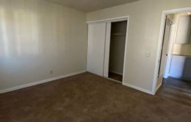 3 beds, 1 bath, 900 sqft, $1,545, Unit 01