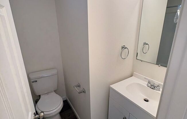 2 beds, 1 bath, 600 sqft, $725, Unit 440 SE Tefft St - Unit 09