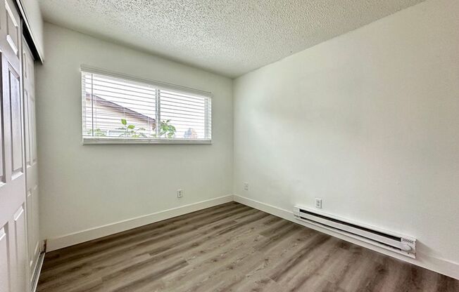 3 beds, 1 bath, 800 sqft, $1,845, Unit 19