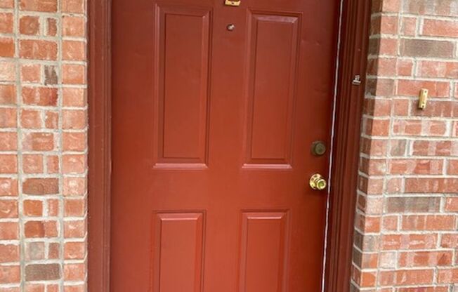 2 BEDROOM 2.5 BATH TOWNHOME