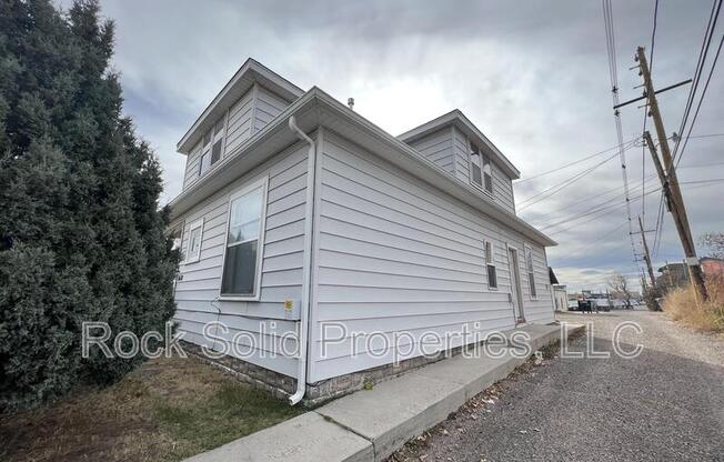 1610 PEBRICAN AVE