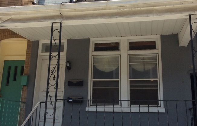 Available Now - 1st Floor 1 Bedroom with Parking-York City