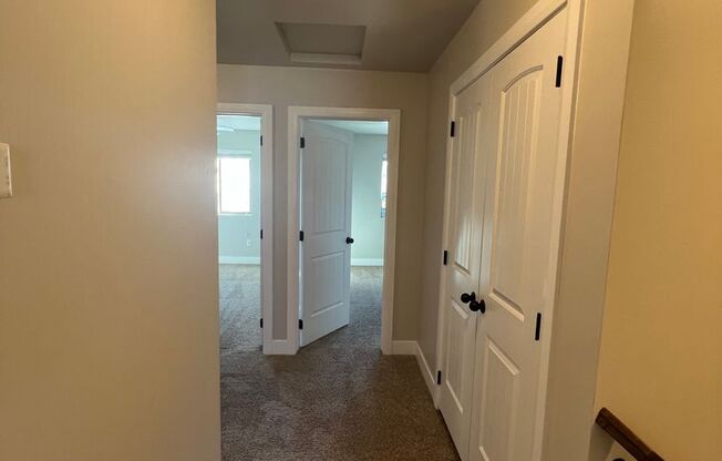 3 beds, 2.5 baths, $1,760, Unit # 26