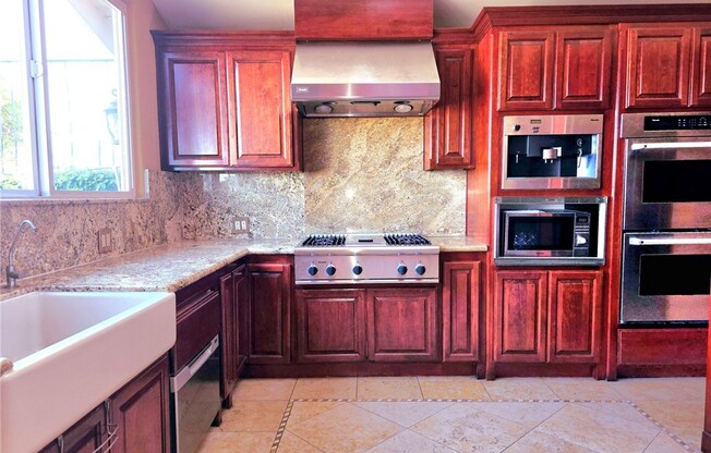 342 LOIS LN