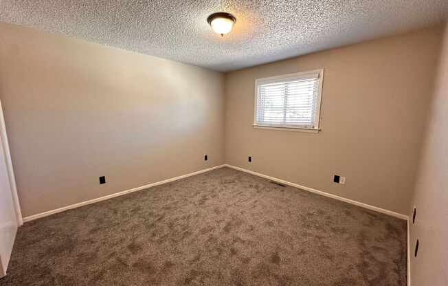 2 beds, 1 bath, 800 sqft, $1,695, Unit 509 7th St - Upper unit