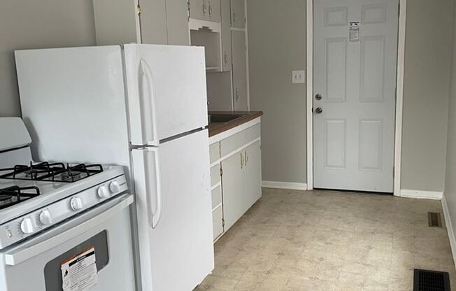 1 bed, 1 bath, $595