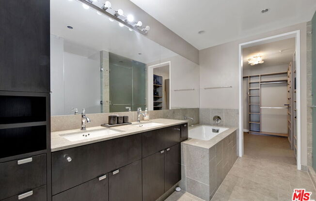 1 bed, 2 baths, 1,410 sqft, $5,000, Unit 6F