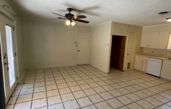 1218 PARKDALE DR