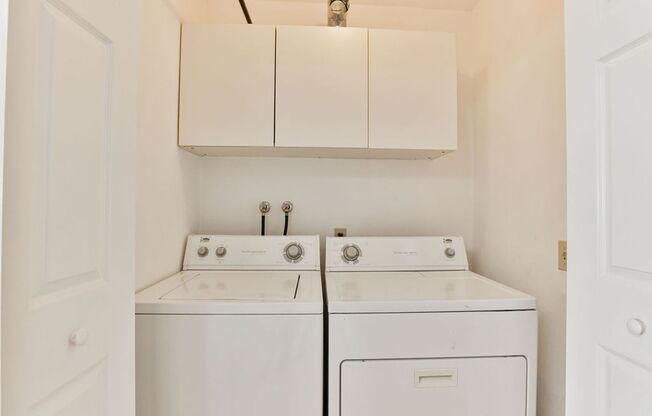 2 beds, 2 baths, $2,900, Unit Apt 104