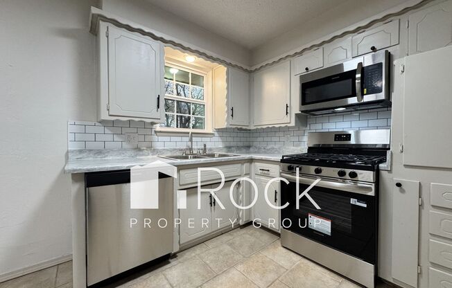 Beautifully Remodeled 3 Bed/1.5 Bath Home in Moore with 1-Car Garage