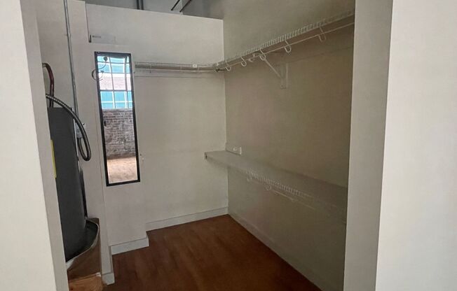 Studio, 1 bath, 814 sqft, $1,100