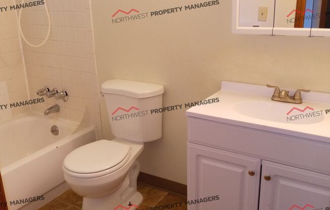 1 bed, 1 bath, 585 sqft, $1,195, Unit B2