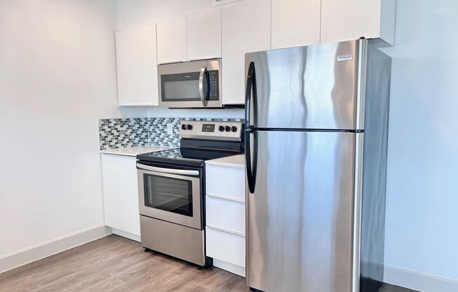 1 bed, 1 bath, 738 sqft, $1,495