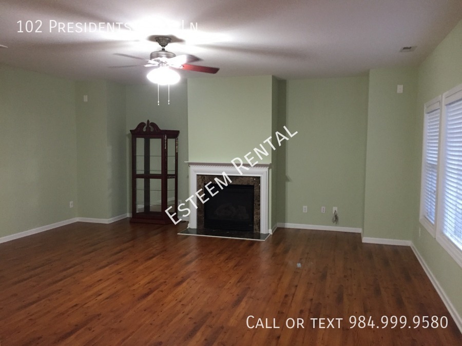 102 PRESIDENTS WALK LN