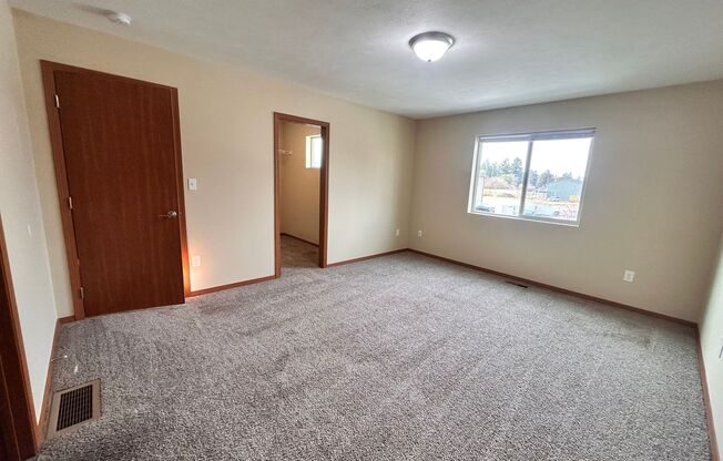 3 beds, 2.5 baths, 1,600 sqft, $1,795, Unit 613