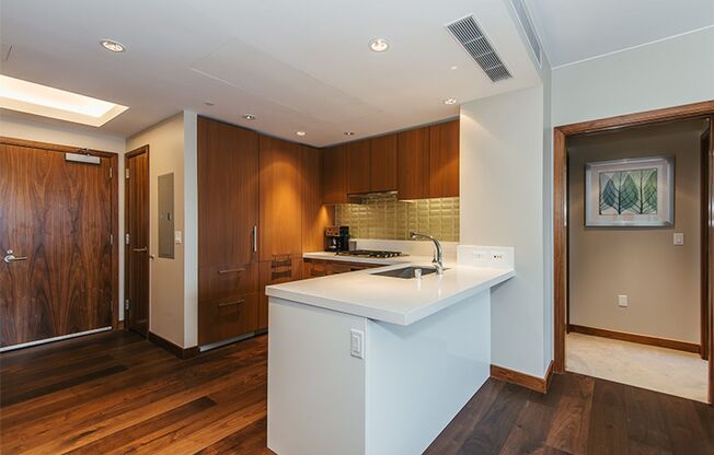 1 bed, 1 bath, $6,000, Unit # 1211