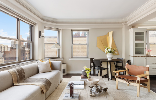 1 bed, 1 bath, 900 sqft, $7,950, Unit 19N