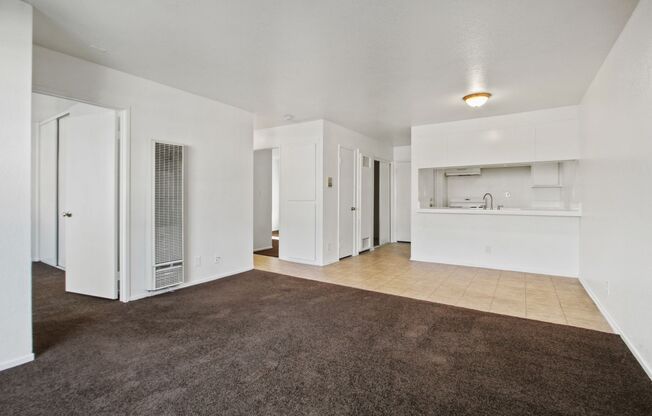 2 beds, 1 bath, $2,395, Unit 3