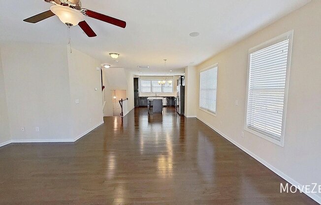 601 MALLORY LN