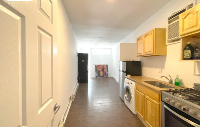 3 beds, 2 baths, 900 sqft, $4,500, Unit 3