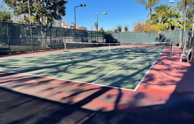 Furnished Tri-Level Townhome | 3BR/3BA | Pool, Tennis, Security – Prime Rosemead Location