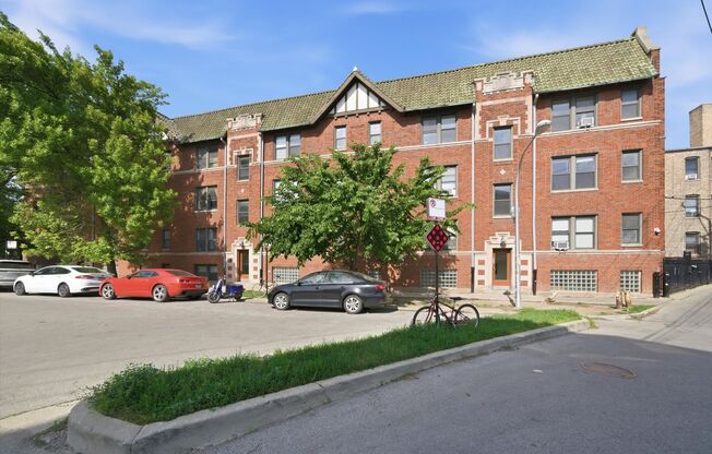 1 bed, 1 bath, 512 sqft, $2,250, Unit 2714-2II