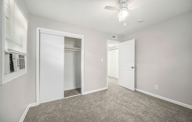 Charming 2BR/1BA Apartment in Kansas City – Prime Location, Available Now!