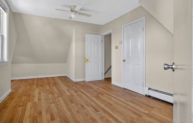 4 beds, 1 bath, 1,285 sqft, $3,000, Unit 2