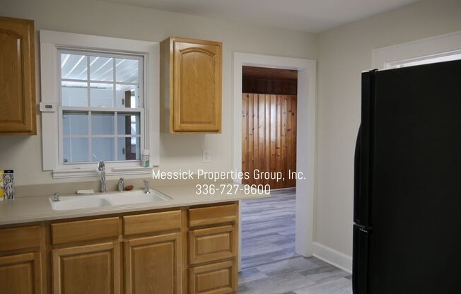 2 beds, 1 bath, $1,400