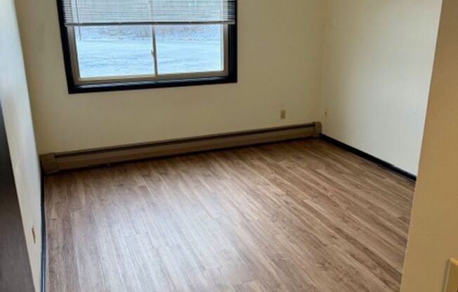 2 beds, 2 baths, 1,050 sqft, $1,250, Unit 7700-104