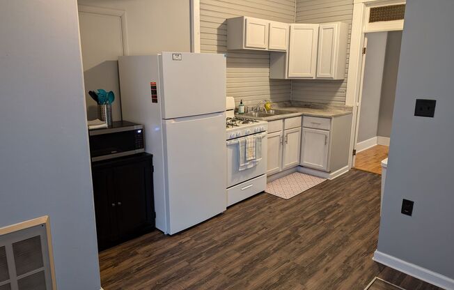 617 E Main St