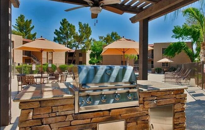 1 bed, 1 bath, 749 sqft, $1,199, Unit 114