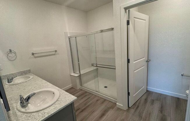 BRAND NEW (Solar) 4/2 w/Massive Backyard Roseville!  *Please read entire ad for viewings!!