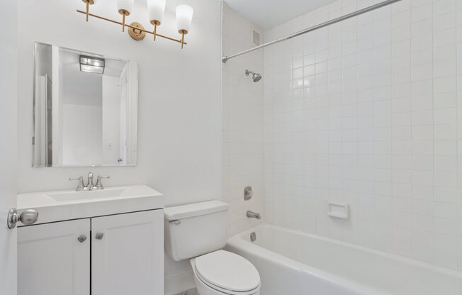 1 bed, 1 bath, 600 sqft, $6,300, Unit 22B