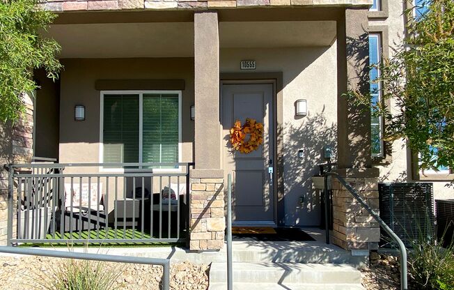Spectacular 3 Bedroom Townhouse in Gate Community Near Sky Canyon and Centennial! Strip Views!