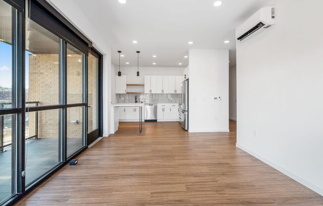 2 beds, 2 baths, 1,018 sqft, $2,100, Unit 202