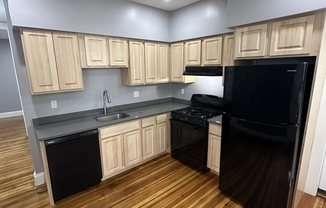 3 beds, 1 bath, 1,228 sqft, $3,250, Unit 3