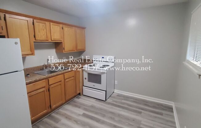 2 beds, 1 bath, $795, Unit 1