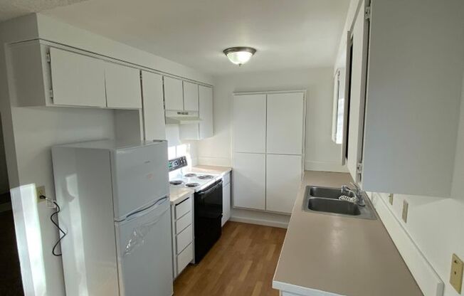 3 beds, 1 bath, $1,995