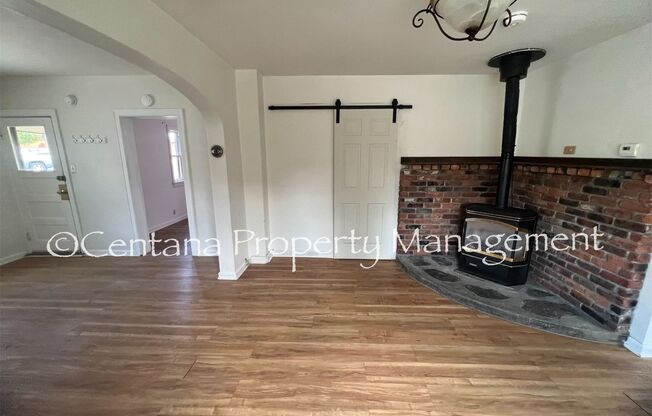 2 beds, 1 bath, 1,110 sqft, $1,200, Unit House