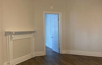 1 bed, 1 bath, $1,000, Unit 442 Lincoln St. - SIDE