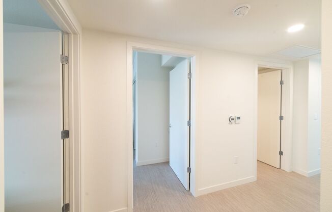 Studio, 1 bath, $950, Unit 611 Room 1 Bed B - B