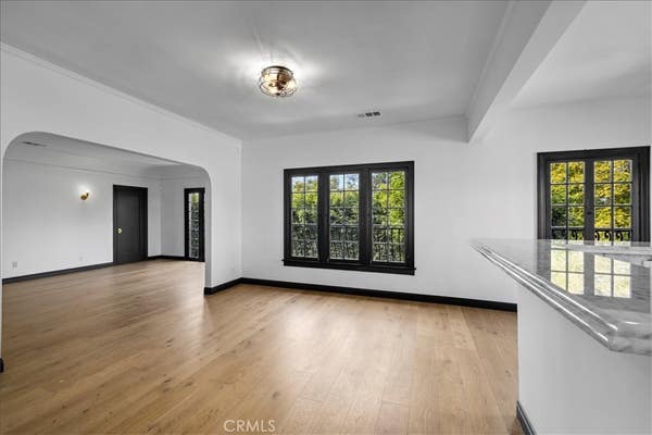 1118 S HIGHLAND AVE