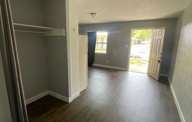 1 bed, 1 bath, 325 sqft, $595, Unit Apartment 7