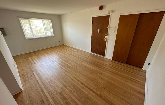 Lansing St 1709