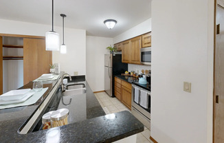 2 beds, 2 baths, 1,040 sqft, $1,795, Unit 136